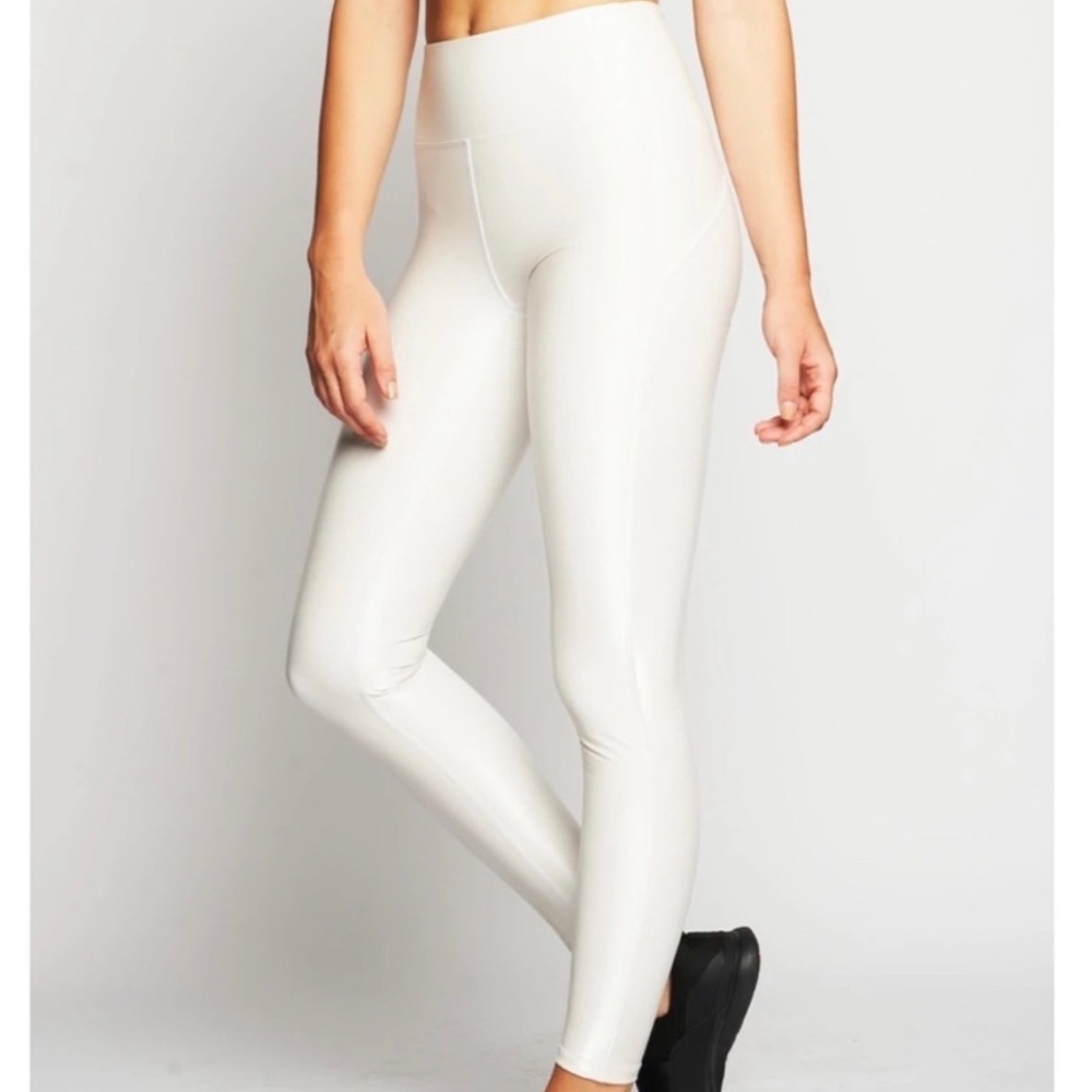 Heroine Sport Duchess Leggings in Ivory, size medium, NWT
